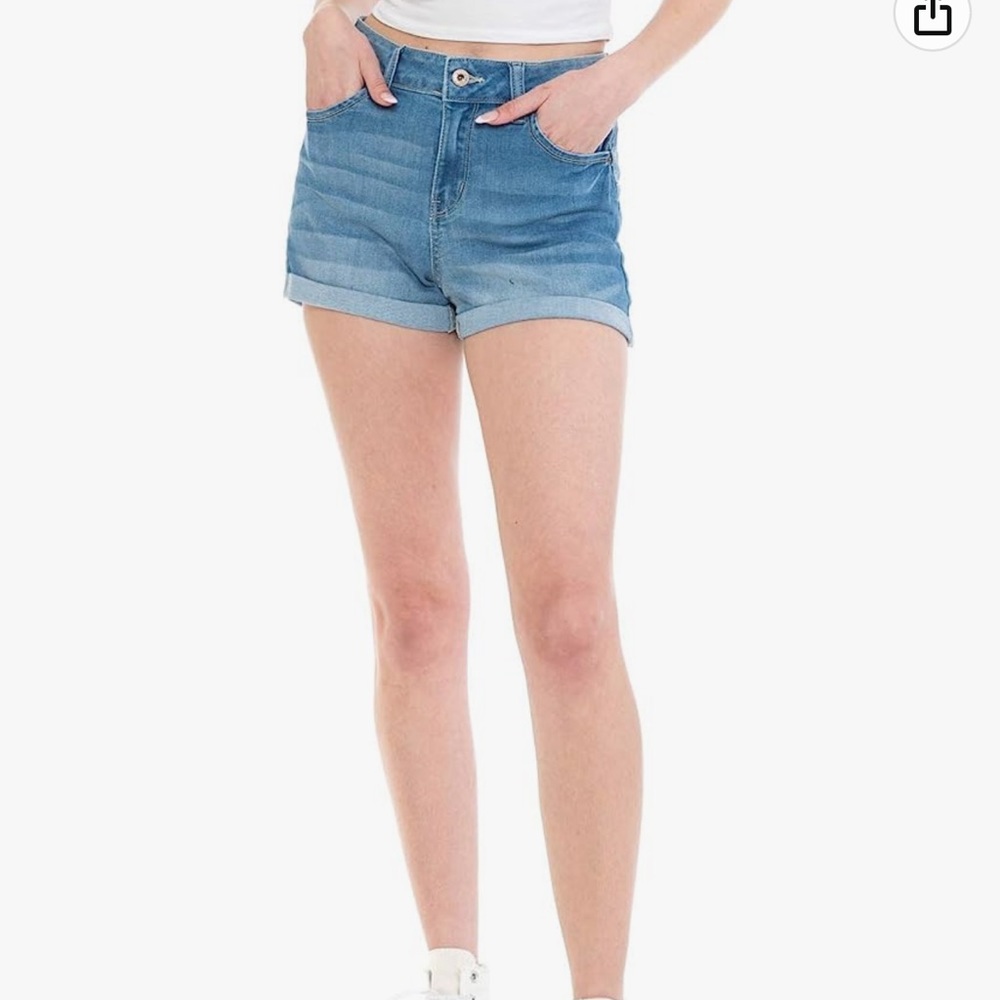 Urban Look Body Enhancing Denim Shorts